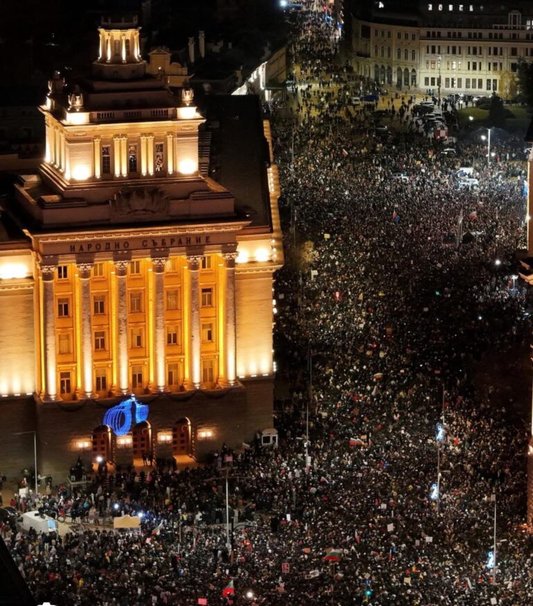 Protestos na Bulgária derrotam Orçamento de Estado do governo